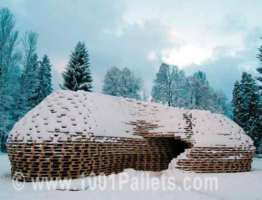 1300 Pallets Pavilion by Matthias Loebermann Pallet Sheds, Cabins, Huts & Playhouses 1300 Pallets Pavilion by Matthias Loebermann Pallet Sheds, Cabins, Huts & Playhouses
