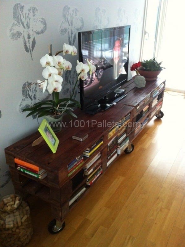 Amazing & Practical Tv Set from Recycled Pallets Pallet TV Stands & Racks Amazing & Practical Tv Set from Recycled Pallets Pallet TV Stands & Racks