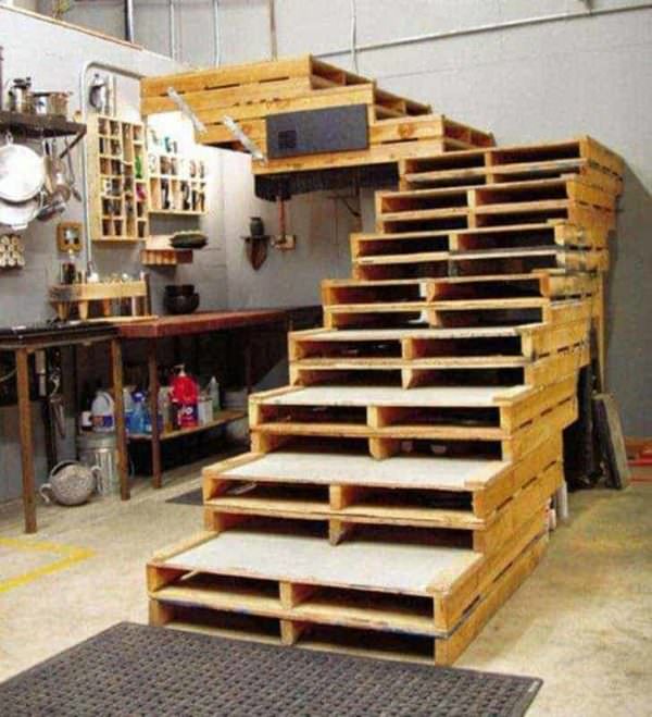 Wide, Sturdy, Attractive Pallet Stairs Pallet Staircases Wide, Sturdy, Attractive Pallet Stairs Pallet Staircases