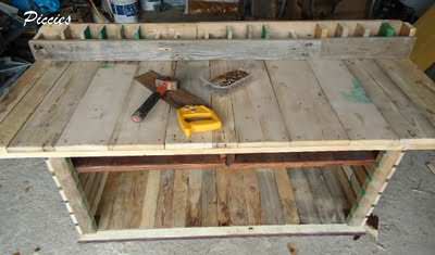 Pallet Workbench For My Craft Room Pallet Desks & Pallet Tables 