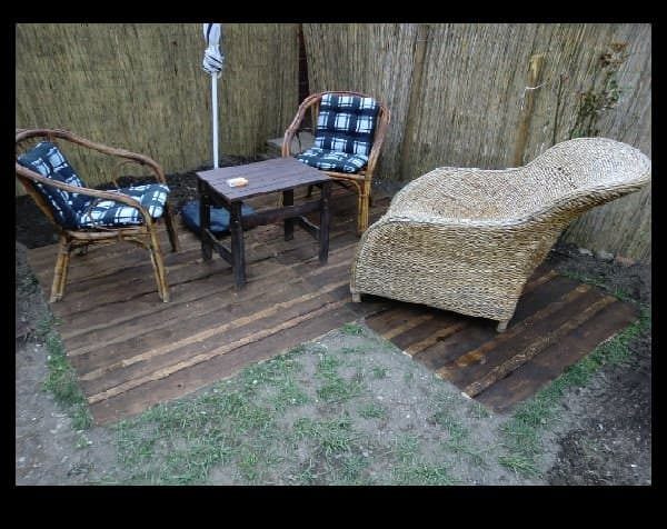 Pallets Flooring in the Garden Pallet Floors & Decks Pallet Terraces & Pallet Patios Pallets Flooring in the Garden Pallet Floors & Decks Pallet Terraces & Pallet Patios