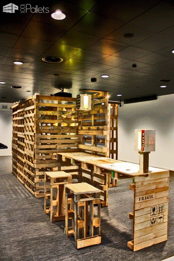 Pallets Installation Pallet Store, Bar & Restaurant Decorations Pallets Installation Pallet Store, Bar & Restaurant Decorations