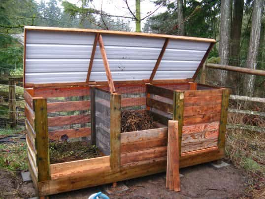 How to Make the Ultimate Compost Bin with Recycled Pallets Pallet Planters & Compost Bins How to Make the Ultimate Compost Bin with Recycled Pallets Pallet Planters & Compost Bins