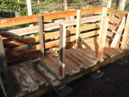 How to Make the Ultimate Compost Bin with Recycled Pallets Pallet Planters & Compost Bins How to Make the Ultimate Compost Bin with Recycled Pallets Pallet Planters & Compost Bins