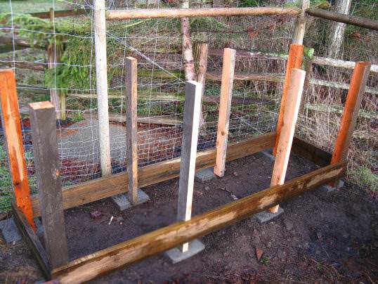 How to Make the Ultimate Compost Bin with Recycled Pallets Pallet Planters & Compost Bins How to Make the Ultimate Compost Bin with Recycled Pallets Pallet Planters & Compost Bins