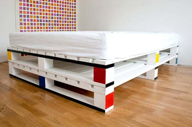 Mondrian-like Pallet Bed Pallet Beds, Pallet Headboards & Frames Mondrian-like Pallet Bed Pallet Beds, Pallet Headboards & Frames