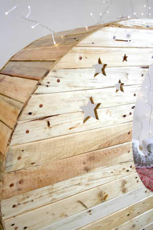 Moon Cradle Made Out of Wooden Pallets Fun Pallet Crafts for Kids Moon Cradle Made Out of Wooden Pallets Fun Pallet Crafts for Kids