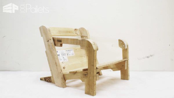 Experimental Pallet Chair Pallet Benches, Pallet Chairs & Stools Experimental Pallet Chair Pallet Benches, Pallet Chairs & Stools