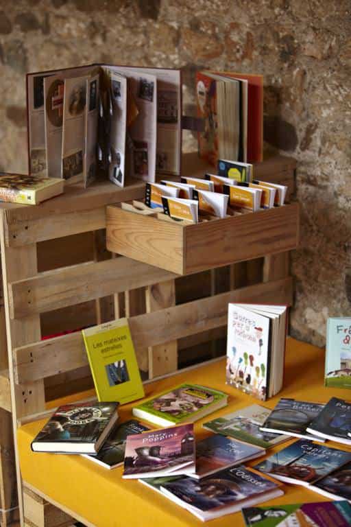 Pallet Furniture For A Books Exhibition Pallet Bookcases & Bookshelves Pallet Store, Bar & Restaurant Decorations Pallet Furniture For A Books Exhibition Pallet Bookcases & Bookshelves Pallet Store, Bar & Restaurant Decorations