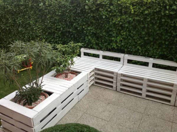 Pallet Sofa & Planter in the Garden Lounges & Garden Sets Pallet Sofa & Planter in the Garden Lounges & Garden Sets