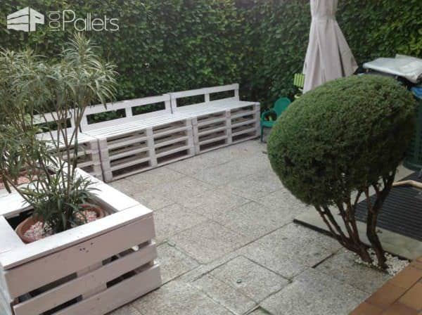 Pallet Sofa & Planter in the Garden Lounges & Garden Sets Pallet Sofa & Planter in the Garden Lounges & Garden Sets