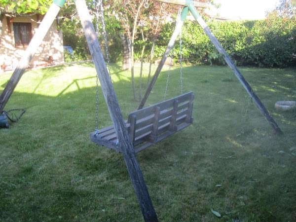 Garden Swing Armchair Made With Upcycled Pallet Pallet Benches, Pallet Chairs & Stools 