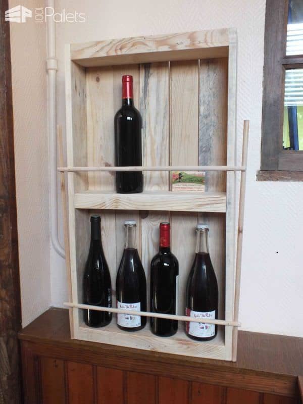 Pallet Rack For Wine Bottles / Etagère à Bouteilles En Palette Recyclée Pallet Shelves & Pallet Coat Hangers Pallet Rack For Wine Bottles / Etagère à Bouteilles En Palette Recyclée Pallet Shelves & Pallet Coat Hangers