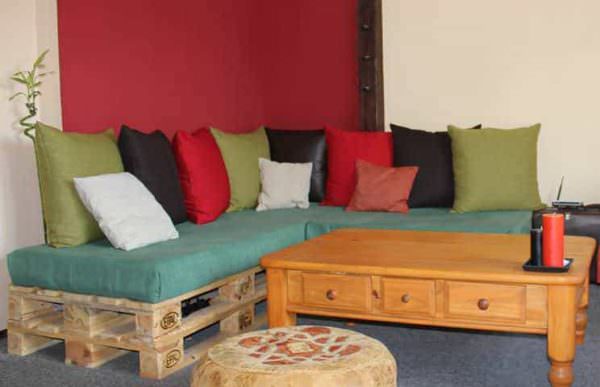 Repurposed Pallet Sofa Pallet Sofas & Couches 