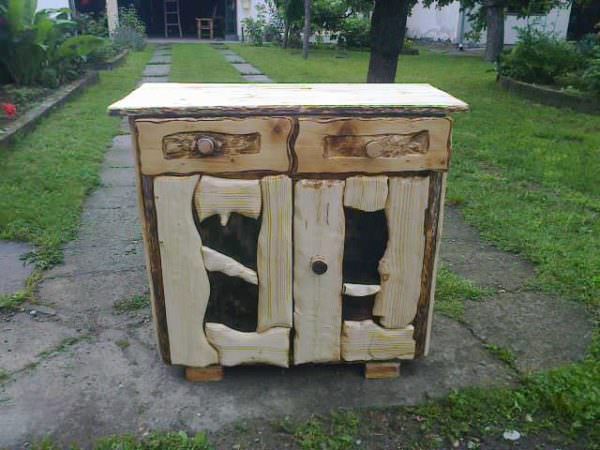Easy Way To Redesign Old Furniture Pallet Cabinets & Wardrobes Easy Way To Redesign Old Furniture Pallet Cabinets & Wardrobes