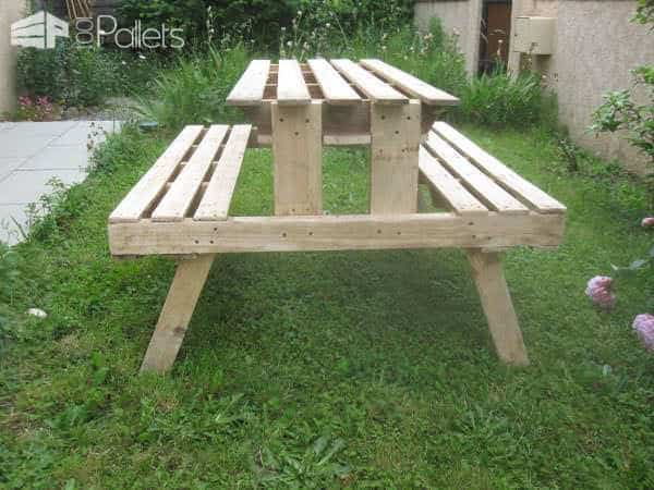 Garden Picnic Table Made With Discarded Pallets Pallet Desks & Pallet Tables Garden Picnic Table Made With Discarded Pallets Pallet Desks & Pallet Tables