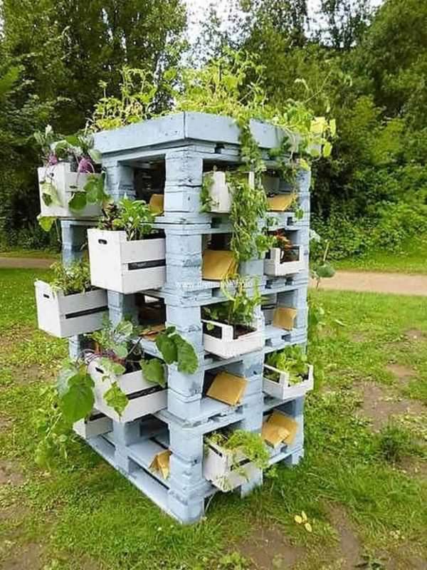 Pallets & Crates as a Planter Tower Pallet Planters & Compost Bins 