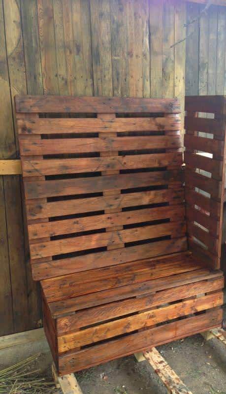 2 Square Meters Balcony Pallet Lounge Corner Idea Lounges & Garden Sets 2 Square Meters Balcony Pallet Lounge Corner Idea Lounges & Garden Sets
