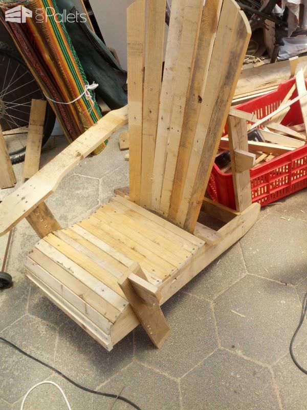 Adirondack Pallet Chairs Pallet Benches, Pallet Chairs & Stools Adirondack Pallet Chairs Pallet Benches, Pallet Chairs & Stools