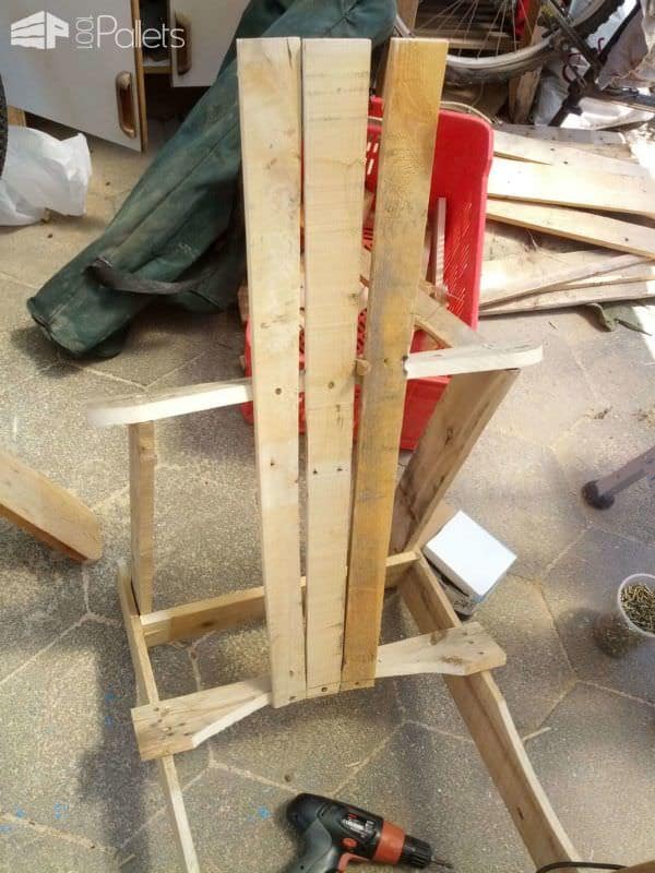 Adirondack Pallet Chairs Pallet Benches, Pallet Chairs & Stools Adirondack Pallet Chairs Pallet Benches, Pallet Chairs & Stools