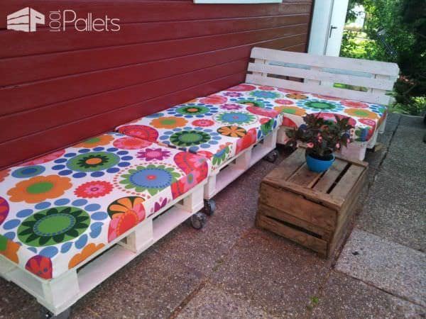 Outdoor Pallet Lounge Adds Outdoor Living Space Lounges & Garden Sets Outdoor Pallet Lounge Adds Outdoor Living Space Lounges & Garden Sets