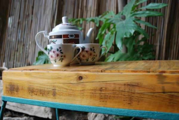 Pallet Side Table Pallet Desks & Pallet Tables Pallet Side Table Pallet Desks & Pallet Tables