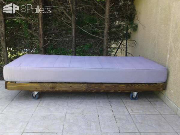 Outdoor Mobile Pallet Bed Pallet Beds, Pallet Headboards & Frames 
