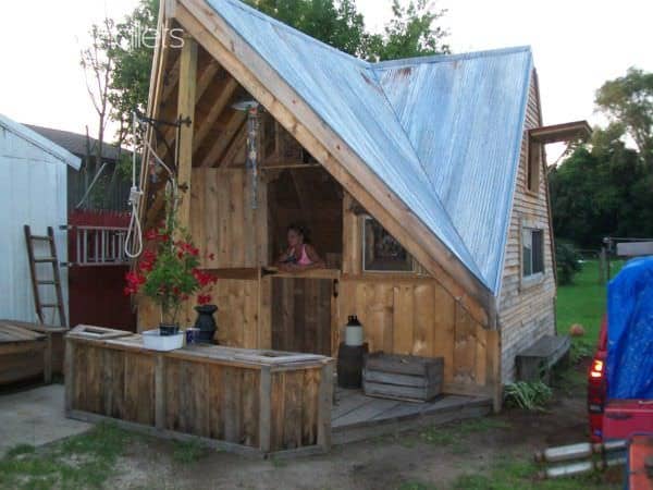 Skid Shack From Reclaimed Wood (Skid & Crates) Pallet Sheds, Cabins, Huts & Playhouses Skid Shack From Reclaimed Wood (Skid & Crates) Pallet Sheds, Cabins, Huts & Playhouses