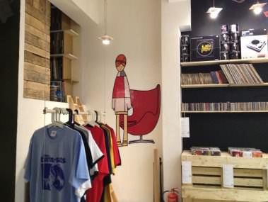 An Unusual Shop In La Coruña With Furniture Made From Pallets Pallet Store, Bar & Restaurant Decorations An Unusual Shop In La Coruña With Furniture Made From Pallets Pallet Store, Bar & Restaurant Decorations