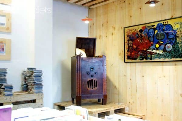 An Unusual Shop In La Coruña With Furniture Made From Pallets Pallet Store, Bar & Restaurant Decorations An Unusual Shop In La Coruña With Furniture Made From Pallets Pallet Store, Bar & Restaurant Decorations