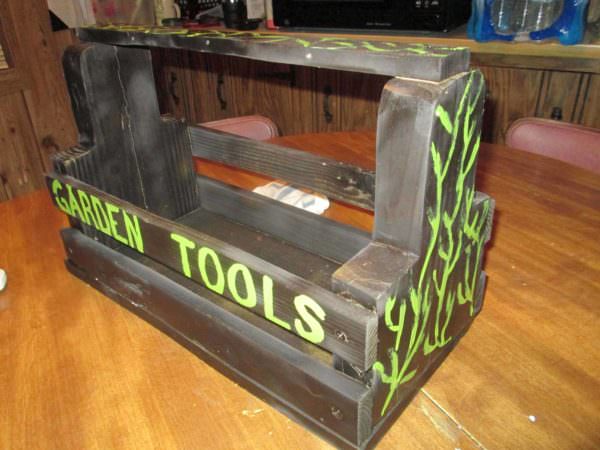 Using Pallets in the Garden Pallet Planters & Compost Bins Using Pallets in the Garden Pallet Planters & Compost Bins