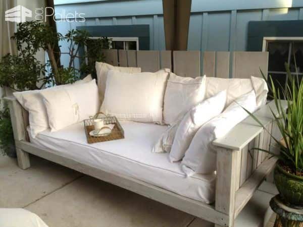 Outdoor Daybed Made From Pallets & Reclaimed Wood Pallet Sofas & Couches 