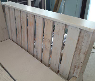 Outdoor Daybed Made From Pallets & Reclaimed Wood Pallet Sofas & Couches Outdoor Daybed Made From Pallets & Reclaimed Wood Pallet Sofas & Couches