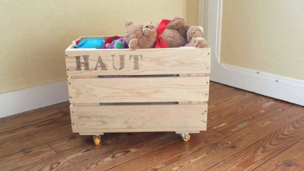 Des Caisses De Rangement Sur Roulettes / Pallet Storage Boxes on Wheels Pallet Boxes & Chests Des Caisses De Rangement Sur Roulettes / Pallet Storage Boxes on Wheels Pallet Boxes & Chests