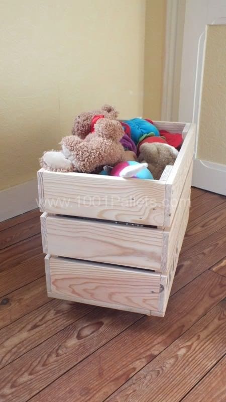 Des Caisses De Rangement Sur Roulettes / Pallet Storage Boxes on Wheels Pallet Boxes & Chests Des Caisses De Rangement Sur Roulettes / Pallet Storage Boxes on Wheels Pallet Boxes & Chests