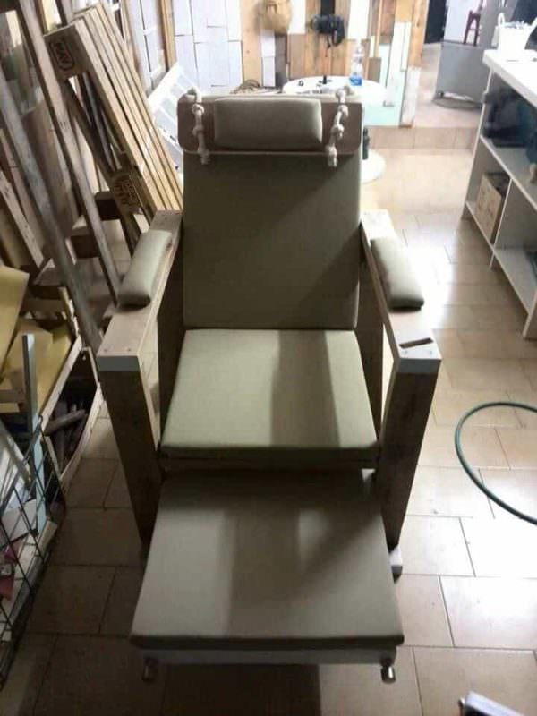 Pallet Relax Sofa Pallet Benches, Pallet Chairs & Stools Pallet Relax Sofa Pallet Benches, Pallet Chairs & Stools