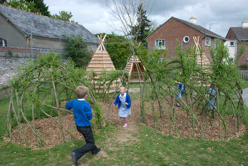 Pallets + Logs = Teepee for a Kids Playground Fun Pallet Crafts for Kids Pallet Sheds, Cabins, Huts & Playhouses Pallets + Logs = Teepee for a Kids Playground Fun Pallet Crafts for Kids Pallet Sheds, Cabins, Huts & Playhouses