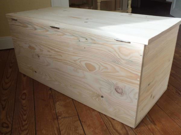 Un Grand Coffre à Jouets En Bois De Palette / Pallet Toys Box Fun Pallet Crafts for Kids Pallet Boxes & Chests Un Grand Coffre à Jouets En Bois De Palette / Pallet Toys Box Fun Pallet Crafts for Kids Pallet Boxes & Chests