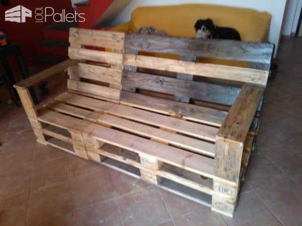 Divano in Pallets / Pallet Sofa Pallet Sofas & Couches Divano in Pallets / Pallet Sofa Pallet Sofas & Couches