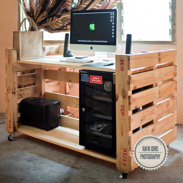 25+ Genius Ways of Reusing Pallet Into Design & Practical Desks Pallet Desks & Pallet Tables 25+ Genius Ways of Reusing Pallet Into Design & Practical Desks Pallet Desks & Pallet Tables