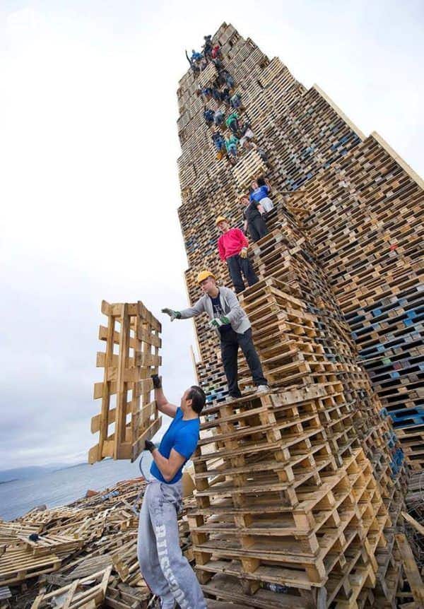 Pallet Tower for the World Largest Bonfire Other Pallet Projects Pallet Tower for the World Largest Bonfire Other Pallet Projects