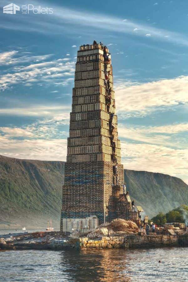 Pallet Tower for the World Largest Bonfire Other Pallet Projects Pallet Tower for the World Largest Bonfire Other Pallet Projects