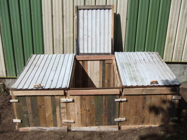 Pallets Compost Bin for Garden Dry Toilets Pallet Planters & Compost Bins Pallet Sheds, Cabins, Huts & Playhouses Pallets Compost Bin for Garden Dry Toilets Pallet Planters & Compost Bins Pallet Sheds, Cabins, Huts & Playhouses