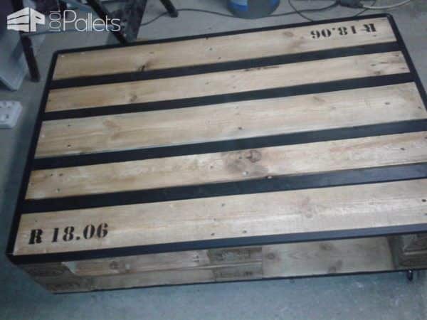 Table à Rangement Style Industriel / Industrial Style Pallet Storage Table Pallet Coffee Tables Table à Rangement Style Industriel / Industrial Style Pallet Storage Table Pallet Coffee Tables