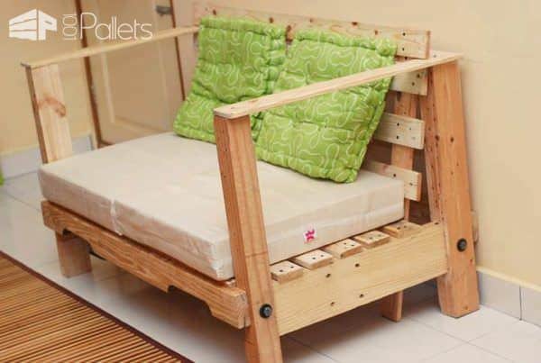 Pallet Sofa Pallet Sofas & Couches 