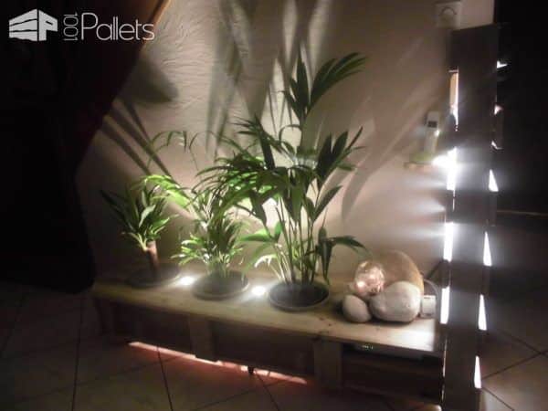 Pallet Indoor Planter With Lights Pallet Planters & Compost Bins Pallet Indoor Planter With Lights Pallet Planters & Compost Bins