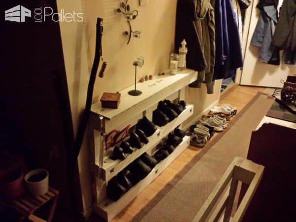 Pallet Shoes Storage In Your Entrance / Skohylla Pallet Shelves & Pallet Coat Hangers Pallet Shoes Storage In Your Entrance / Skohylla Pallet Shelves & Pallet Coat Hangers