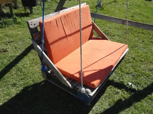Upcycled Pallet Garden Swing Bench Pallet Benches, Pallet Chairs & Stools Pallets in the Garden 