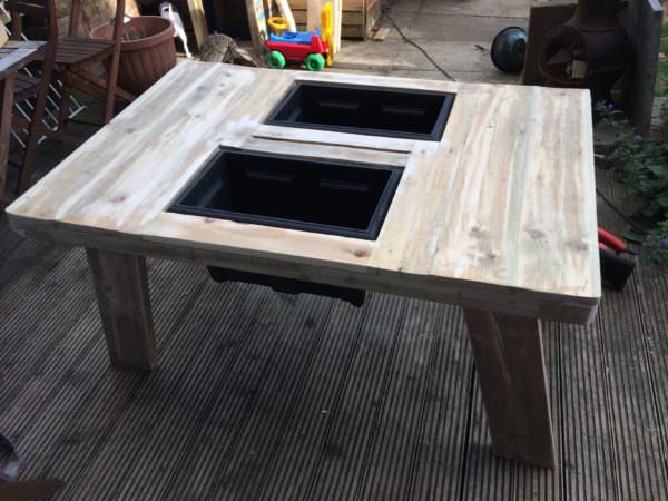 Beer/Wine Cooler Table Made Out Of Pallet Pallet Desks & Pallet Tables Beer/Wine Cooler Table Made Out Of Pallet Pallet Desks & Pallet Tables