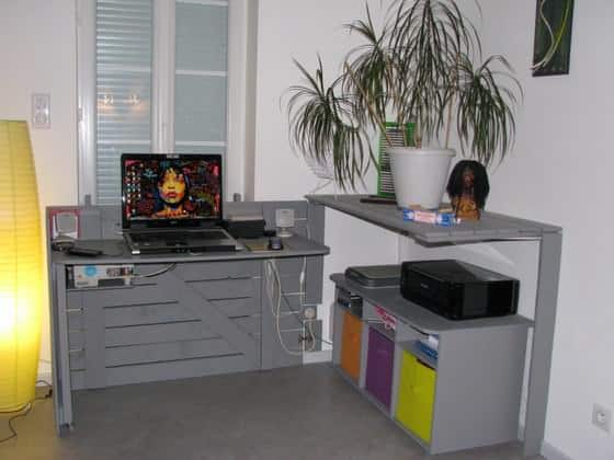 Pallet Hidden Desk / Bureau Caché En Palettes Recyclées DIY Pallet Tutorials Pallet Desks & Pallet Tables Pallet Hidden Desk / Bureau Caché En Palettes Recyclées DIY Pallet Tutorials Pallet Desks & Pallet Tables
